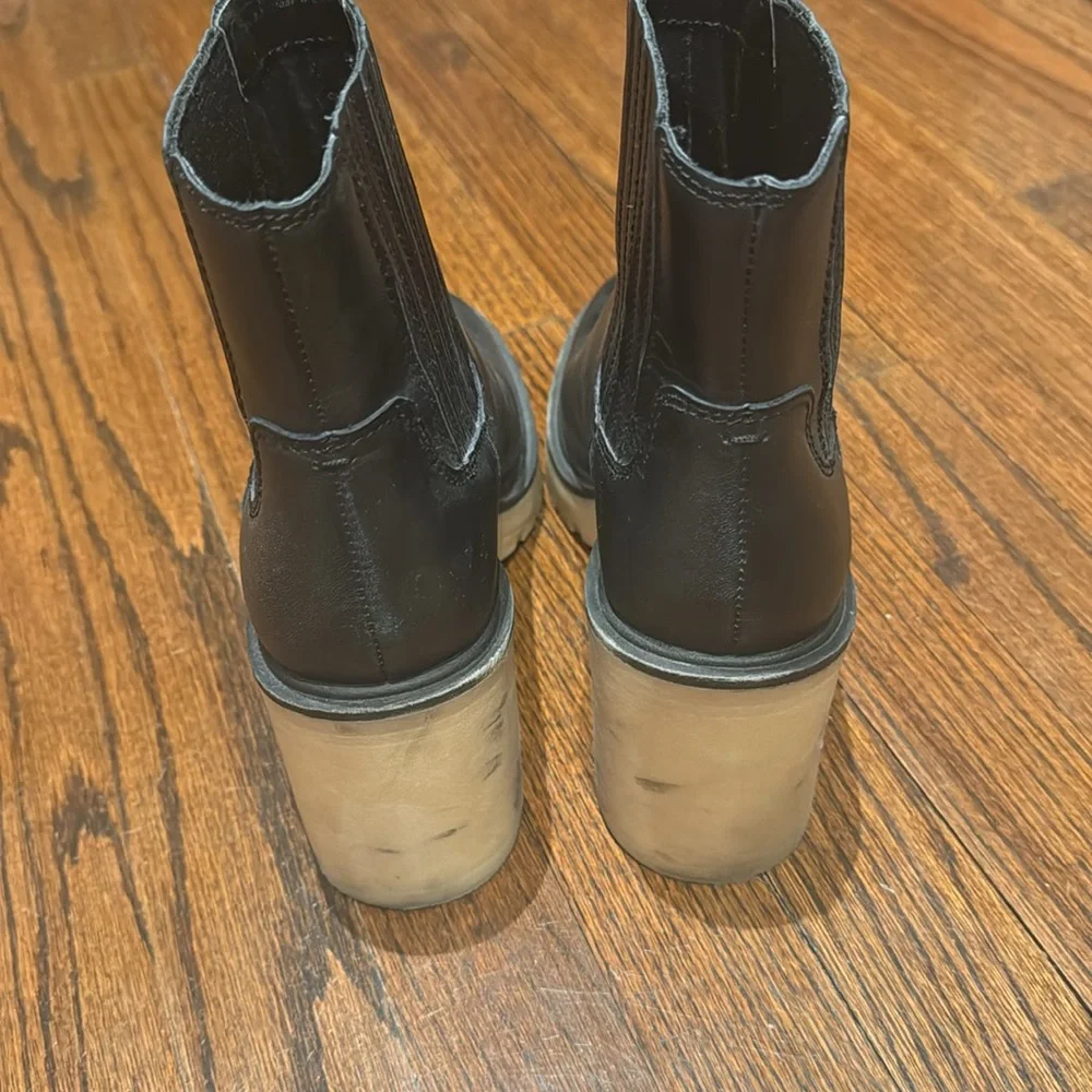 Dolce Vita Heeled Black Booties - Picture 4 of 6